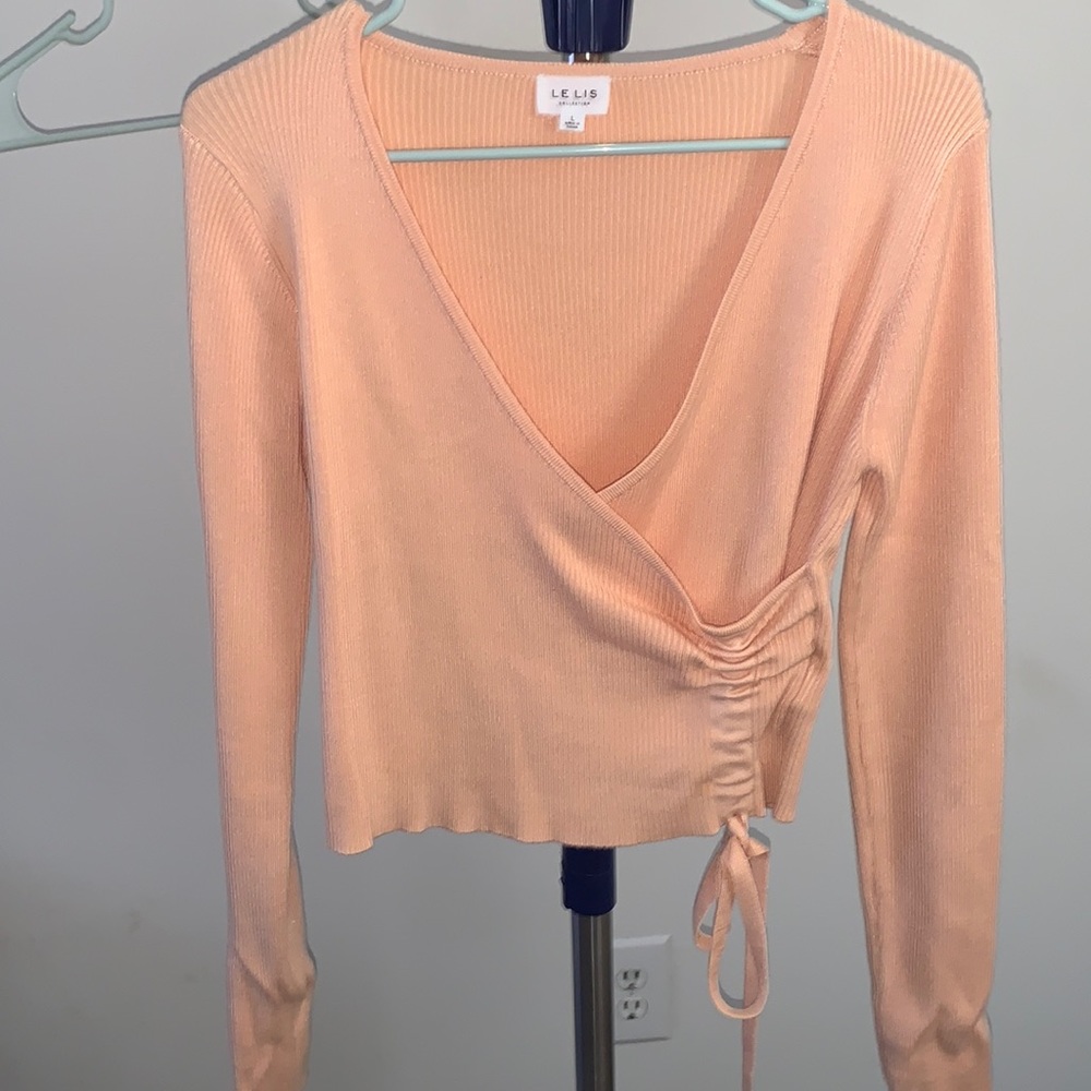 Le Lis wrap top